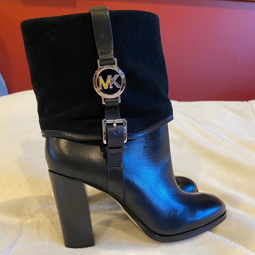 Michael Kohrs Black Leather Heeled Boots; Sz. 8